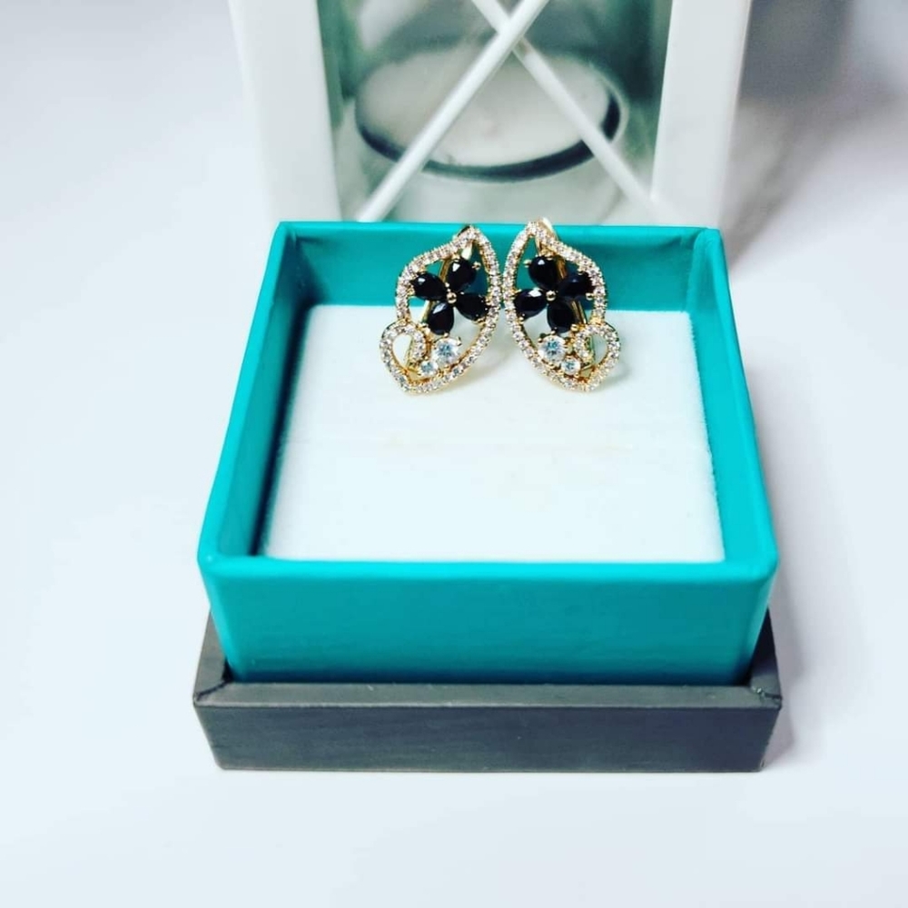 Gorgeous gold plated earrings